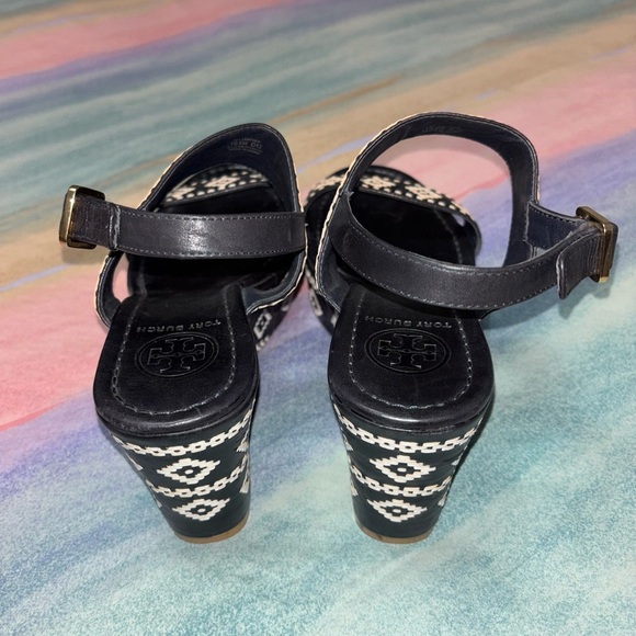 Tory Burch Reena Wedge Platform Sandal Size 10.5 Aztec Design - Picture 4 of 7